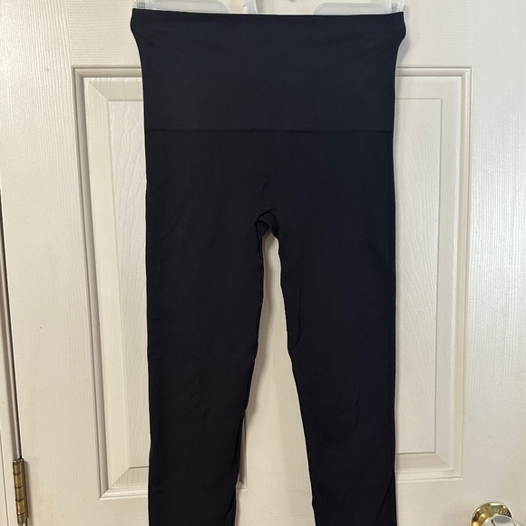 Spanx by Sara Blakely Seamless Compression Leggings - Black - Picture 1 of 4